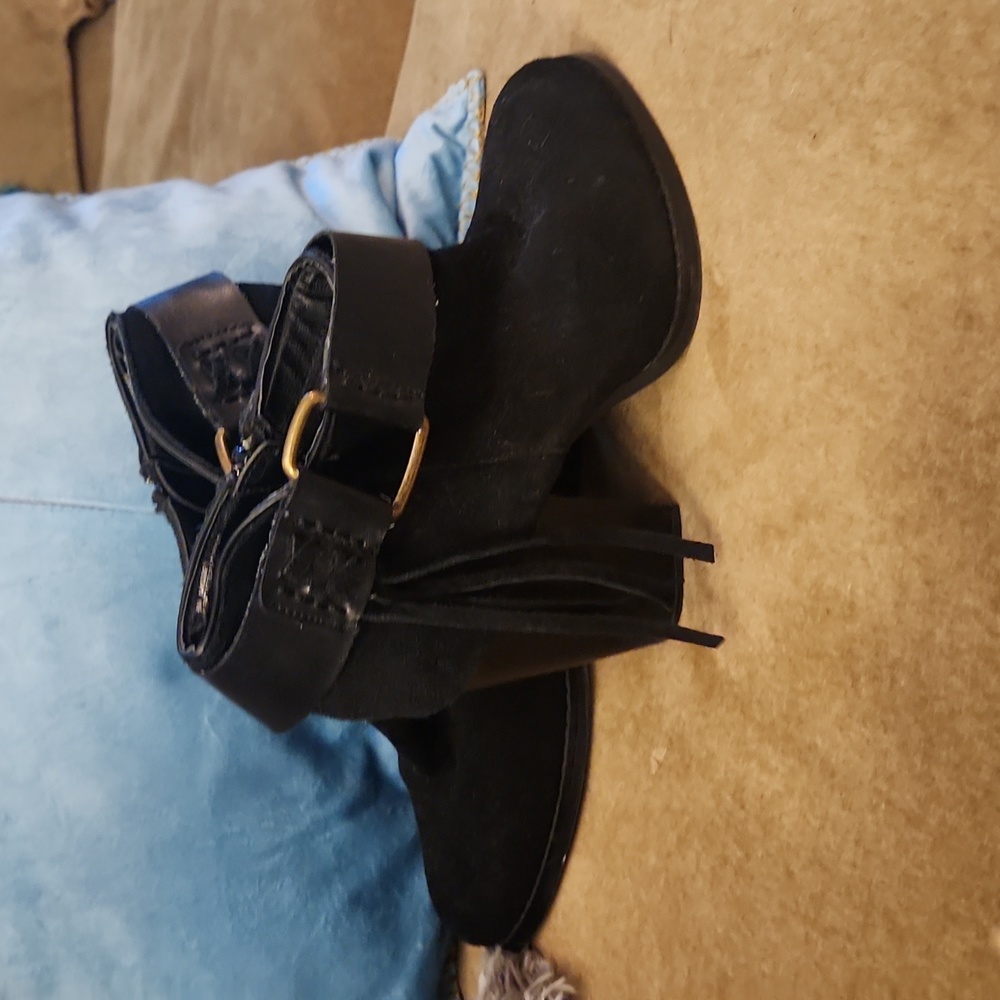 Kensie Mabella Black Ankle Booties Leather Fringe boots size 9 Suede Look Chunky